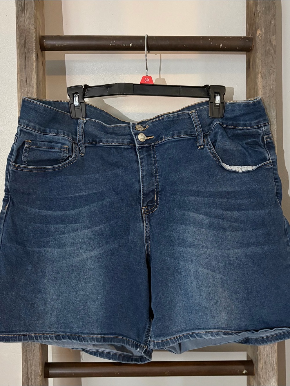 Plus Size Dark Blue High-Rise Denim Shorts